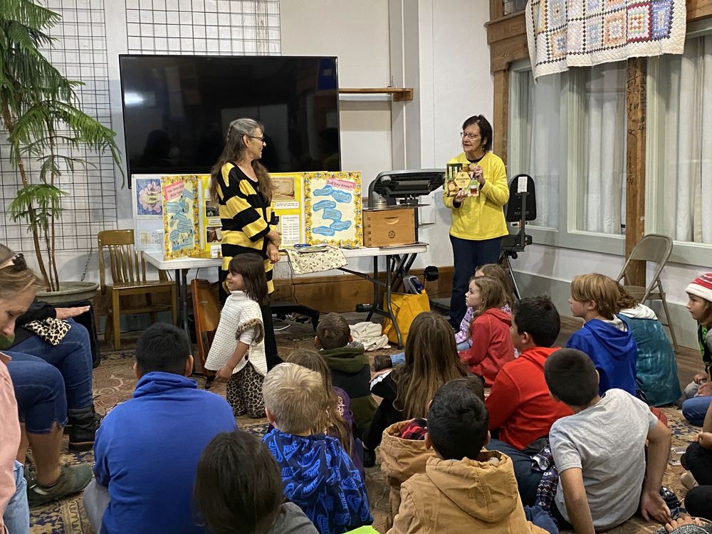 "Busy Bee" field trip to the Jeff Davis County Library.